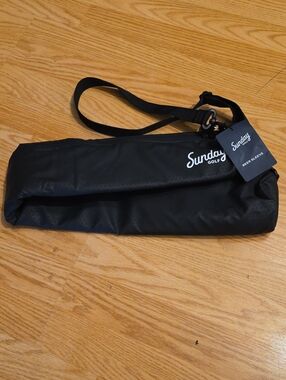 Sunday Black Beer Sleeve Shoulder Bag